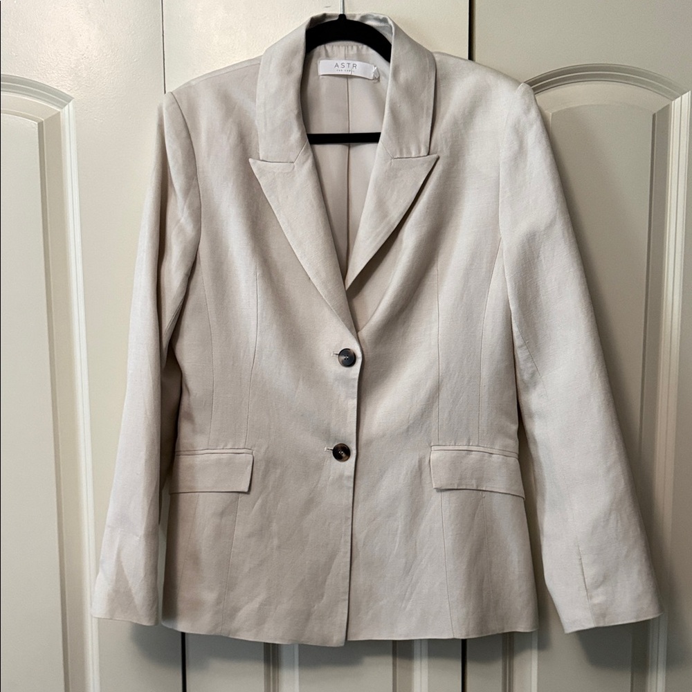 ASTR Light Beige Women's Two-Button Blazer